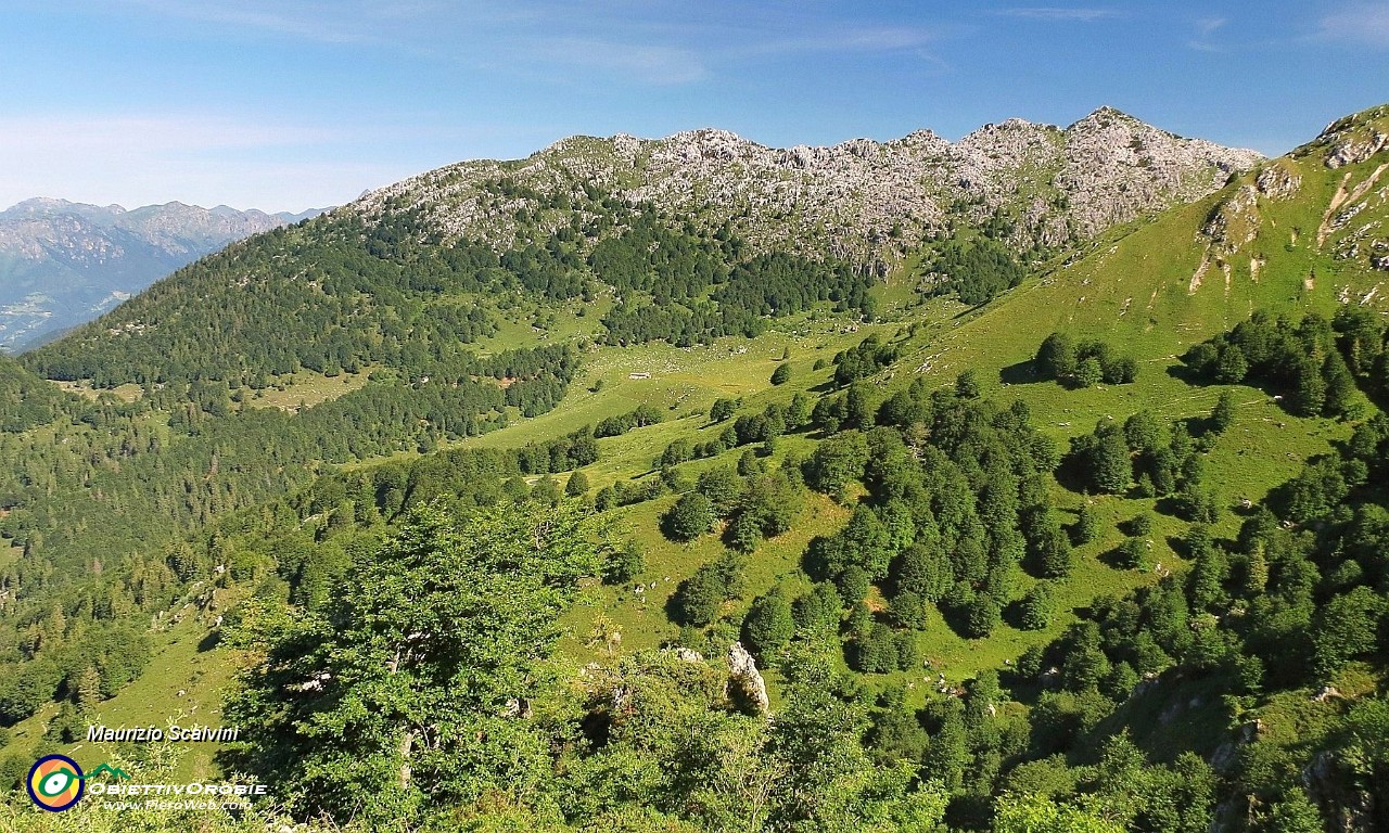 21 La conca delle Casere, sotto la Cima della Spada....JPG